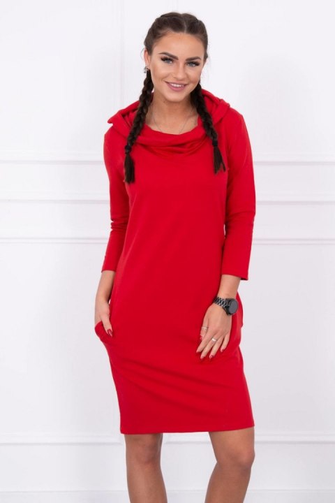 Sukienka z kapturem i kieszeniami czerwona