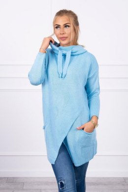 Sweter z kopertowym dołem niebieski