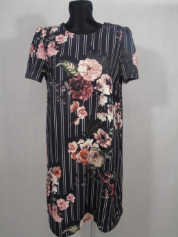Czarna sukienka w kwiaty z krótkim rękawem 44
