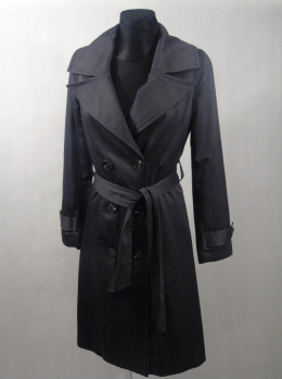Czarny płaszcz dwurzędowy z paskiem 34