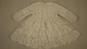 Biała haftowana sukienka z długim rękawem 80