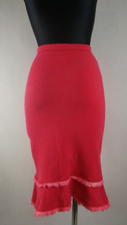 Różowa sweterkowa spódnica 34