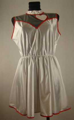 Biała sukienka z serduszkiem