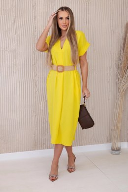 Sukienka z ozdobnym paskiem żółta